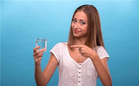 气色差爱掉头发怎么回事 变老的表现有哪些 如何延缓衰老