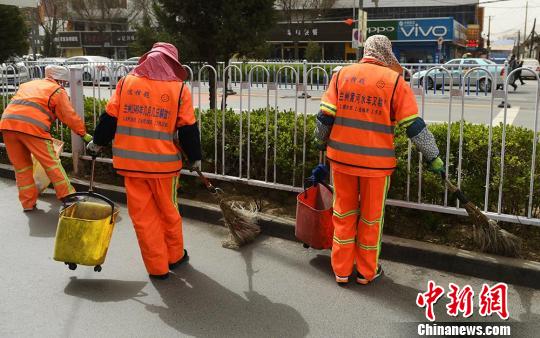 内容颇为丰富的“考题”?！⊙钛廾?摄