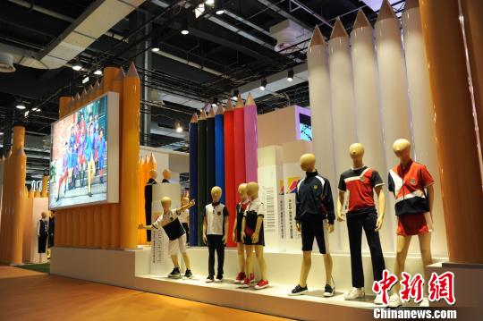 2018年校服流行趋势在沪发布校服行业新标准有望成型