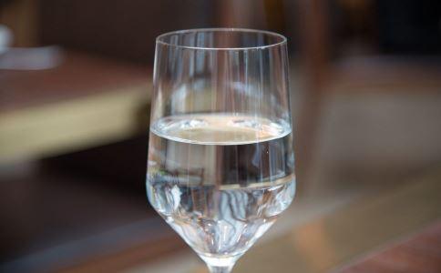 胃痛是什么原因 导致胃病的原因有哪些 胃痛吃什么好