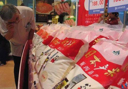 超市中销售的日本大米