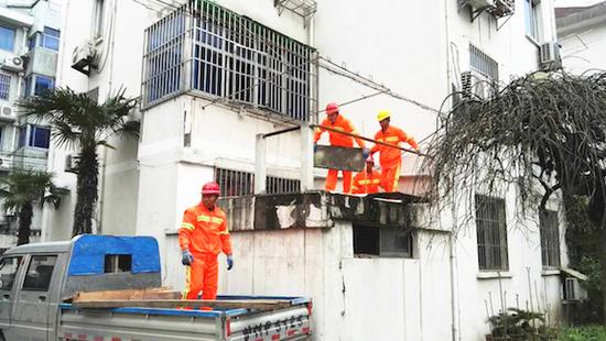 住建委主任顾金山:上海房价基本稳定 加大老旧小区改造