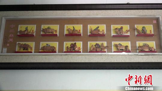 非遗折纸艺人创2000余种造型为传承执教小学生