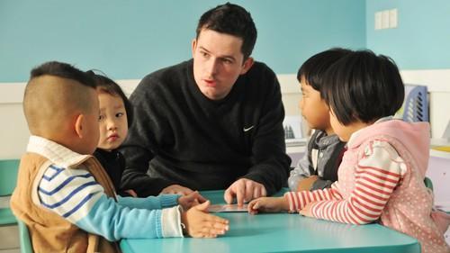 “洋老师”培训机构聘留学生授课涉嫌非法就业