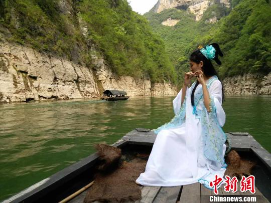 山水美人，相得益彰?！』朴?摄