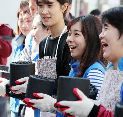 国外公务员也“吃香”：印度90万人争1000个职位