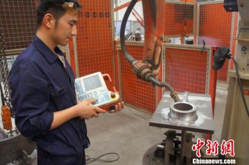 资料图：江苏制造见闻之坚守机具生产20载，增添“中国造”神奇引力。