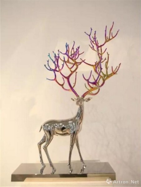 高孝午 | 再生-鹿不锈钢镀色 | 60×45×99cm | 2016年