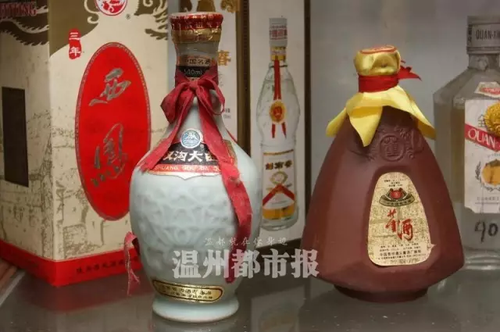 男子30年间收藏上千瓶酒 最贵的一瓶能买一套房