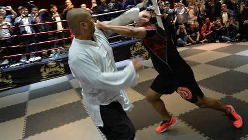 徐晓冬vs雷雷，雷雷20余秒被击倒