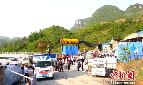 图为救援现场视频截图?！≌盼?摄