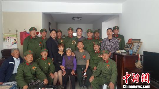 践行“生死之约”河北老兵替牺牲战友尽孝33年