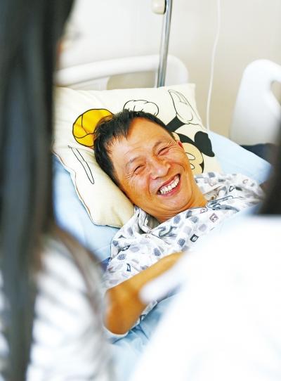 17名大学生网上发起募捐 救助患重病的初中恩师