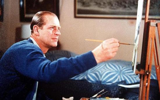 画画摄影驾驶马车 菲利普亲王“退休”后日程满满