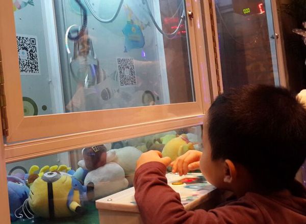 厂家揭秘抓娃娃机3