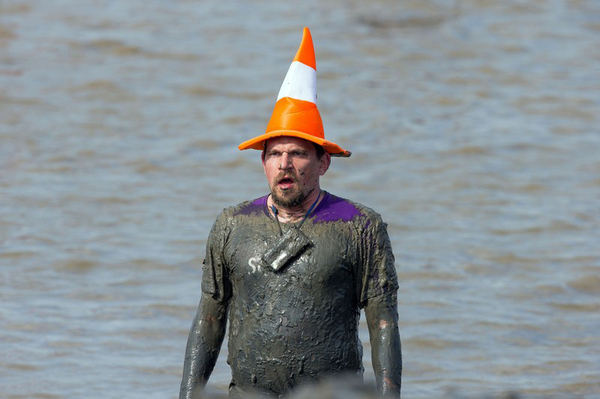 英国上演滚泥巴大赛4