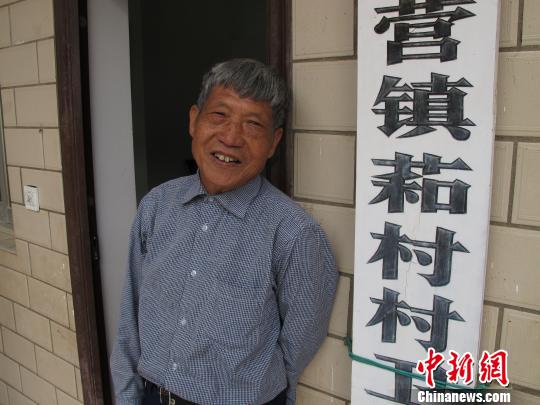 图为李豪准备下班 张丹 摄