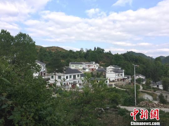 贵州长岩村脱贫记：“空壳村”的国际化旅游“野心”