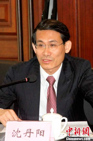 5月9日，“一带一路”跨境电商全球供应链合作圆桌会议在北京举行。商务部政策研究室主任沈丹阳表示，“一带一路”跨境电商全球供应链合作领域大有可为，有关国家和地区可思考如何共同把这块“蛋糕”做大。<a target='_blank' href='http://www.chinanews.com/'>中新社</a>记者 陈小愿 摄