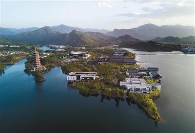 这是无人机航拍的雁栖湖(5月6日摄)。新华社记者 李鑫 摄