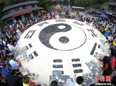 5吨重豆腐1小时被吃光2