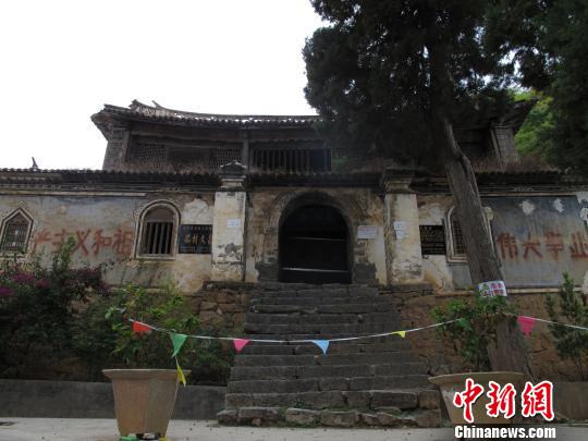 中国西部贫困山村：百年完小“三级跳”崇文重教渐盛行