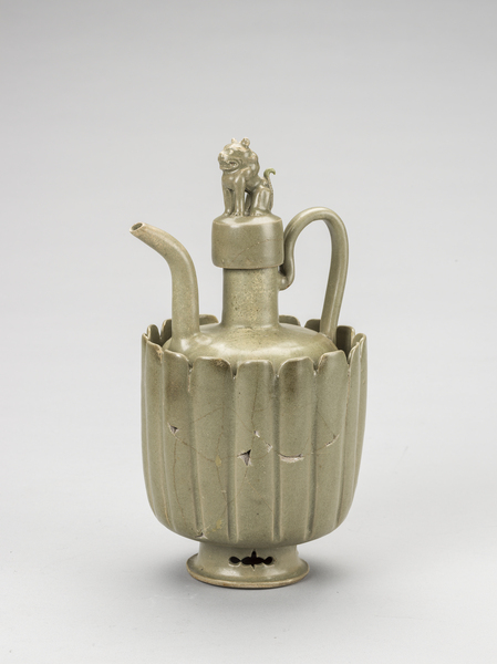 耀州窑青釉瓜棱注壶、莲花温碗