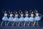 芭蕾汇演迎“六一”