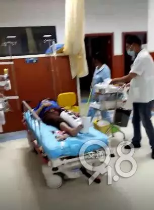 浙江一火锅店爆炸 目击者:现场惨不忍睹 全是血