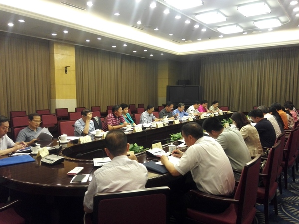 我国2.3亿老年人口中患慢病老人近1.5亿