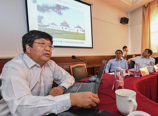 　　项目组专家、辽宁师范大学田广林教授做“蒙元帝陵资料整理与研究”学术报告。新华社记者李贺摄