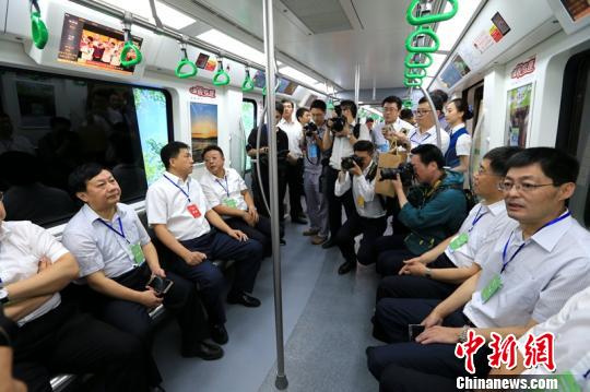 成都地铁4号线二期工程全长约22公里，分为东、西延线，全线设14座车站?！√镆?摄