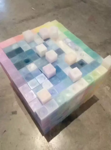 毕业展作品被盗皮皮虾也遭殃 学生贴26个勿触碰