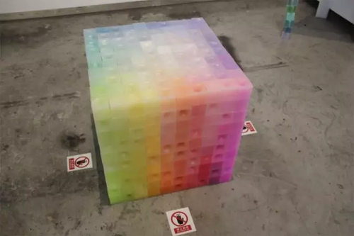 毕业展作品被盗皮皮虾也遭殃 学生贴26个勿触碰