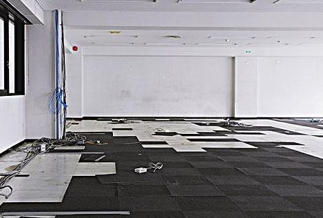 武汉一公司一夜间被搬空 员工清早上班时惊呆了