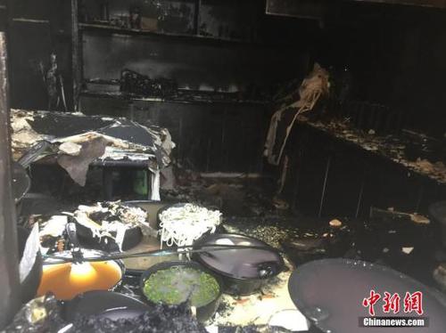 资料图：浙江天台县“2·5”火灾现场满屋狼藉。<a target='_blank' href='http://www.chinanews.com/'>中新社</a>记者 何蒋勇 摄