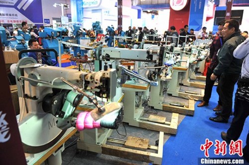 资料图：福建晋江举办大型机械博览会。<a target='_blank' href='http://www.chinanews.com/'>中新社</a>记者 王东明 摄