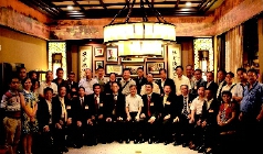     致公党湖南省委与菲律宾洪门致公党建立了互访的友好关系，图为与菲律宾中国洪门致公党中吕宋支部访问团合影。