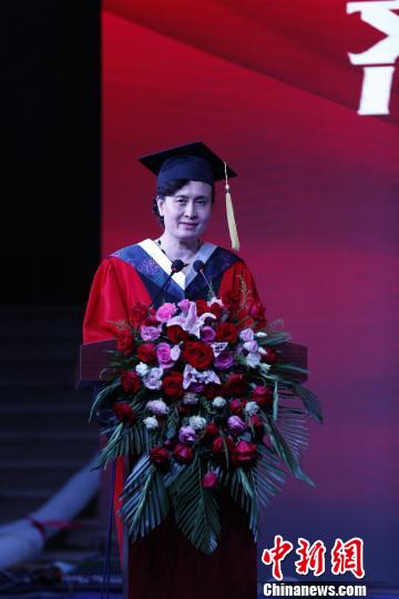 医学院寄语千余名毕业生：守护医者传统安心追逐梦想