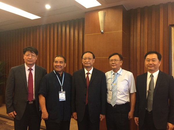 部分与会嘉宾合影留念。