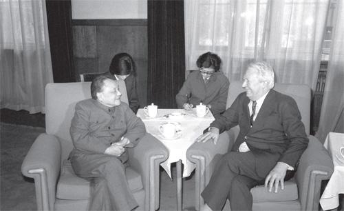 美媒揭秘中英当年如何谈判香港未来：中方对领土主权态度坚决_《参考消息》官方网站