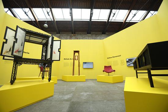 《记忆与当代》展览中，以北京故宫博物院藏品为灵感设计的家具。