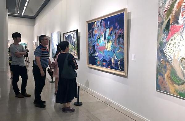 “文脉传薪——2017中国写意油画学派名家研究展”在中国美术馆开幕