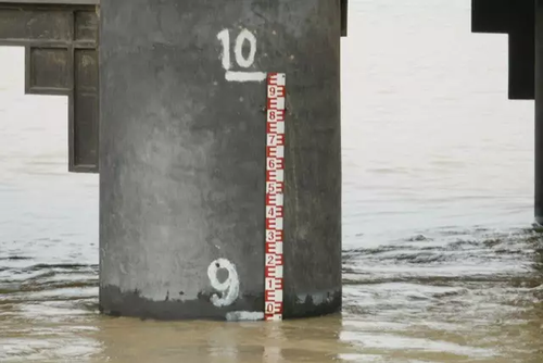 钱塘江流域暴发建国后第二大洪水 百年古桥被冲毁