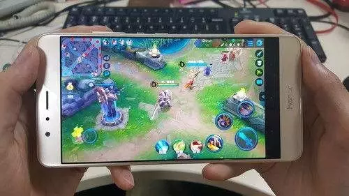 13岁男孩玩网游被骂而跳楼 刚苏醒:我要登录账号