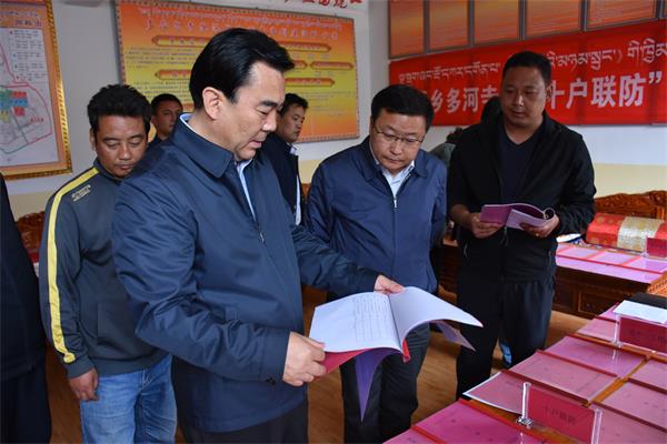 马廷礼在合作市多河寺调研