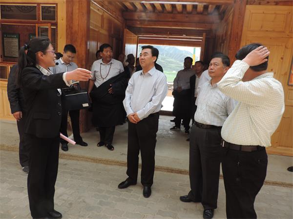 马廷礼在达麦乡当应道村调研