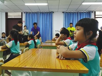 探访三沙市永兴岛唯一学校祖国最南端学生这样上课