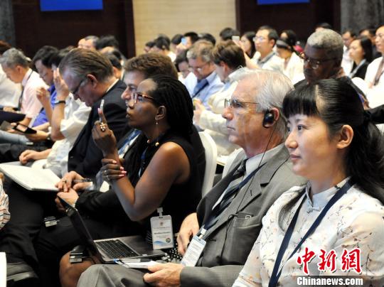 众多金砖国家高校代表与会?！『略?摄