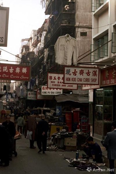上世纪70年代开始，荷李活道逐渐形成了中国文物艺术品交易的气候，图为1972年。